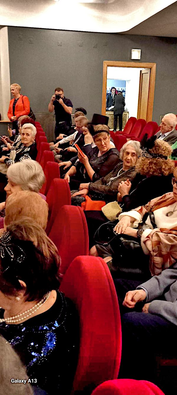 SYLWESTROWY WYJAZD DO TEATRU ZAGŁĘBIA W SOSNOWCU 31.12.2024 - obrazek 4